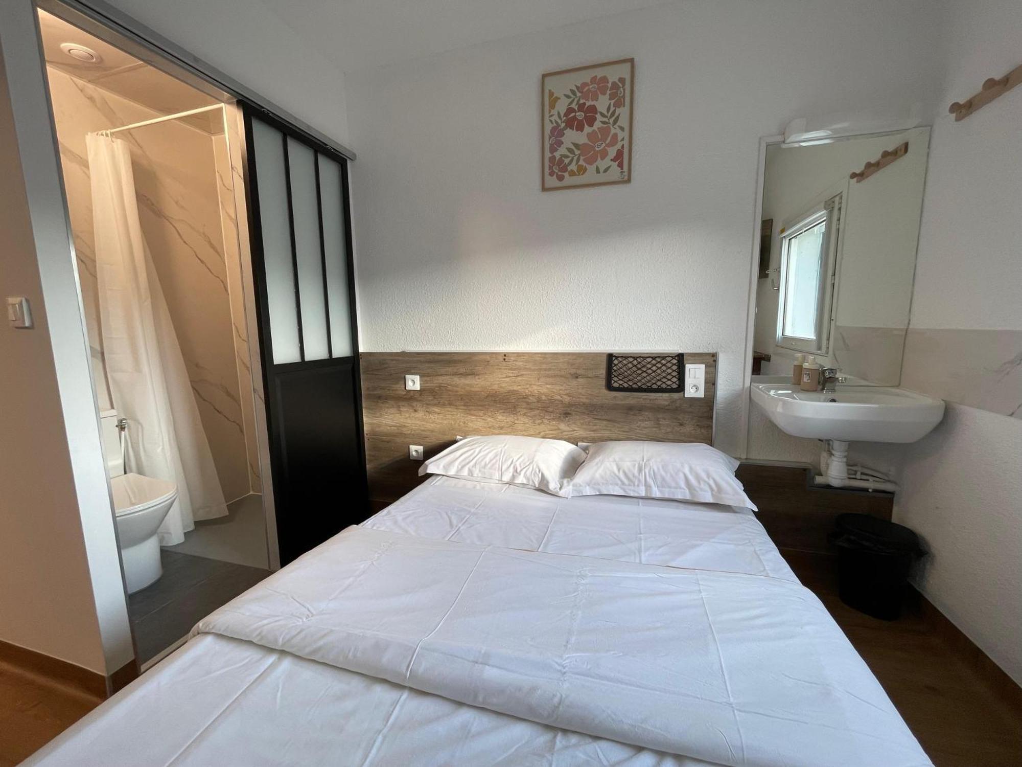 Hotel Thania Фронтиньян Экстерьер фото